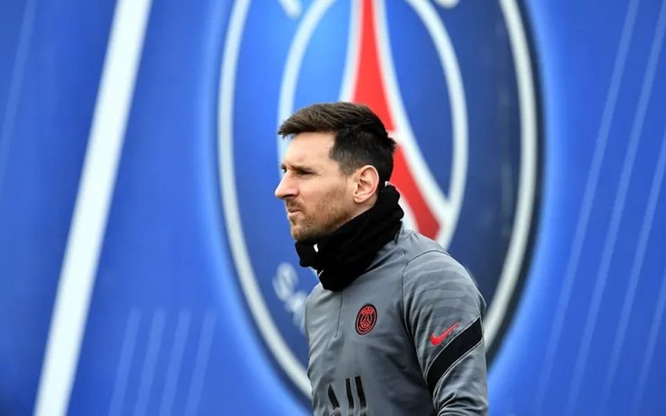 Tras los silbidos, Messi no entrenó y es duda en el PSG para mañana