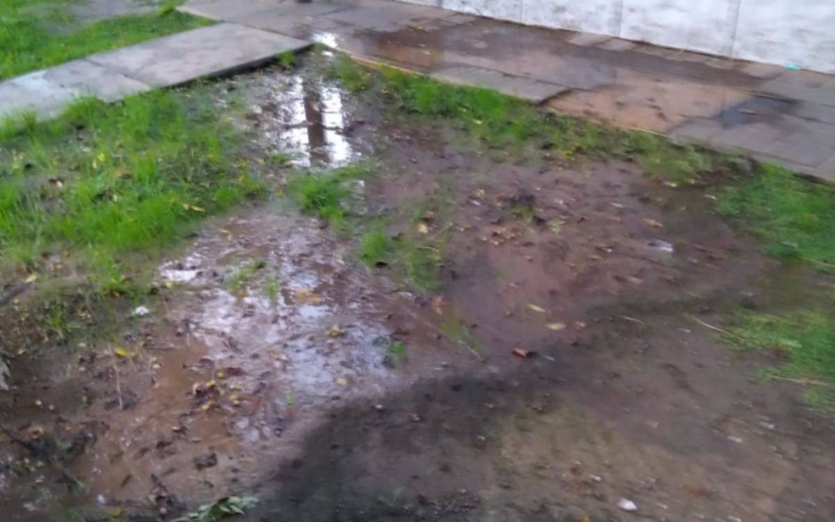 Pérdida de agua cumple un mes en Villa Elvira