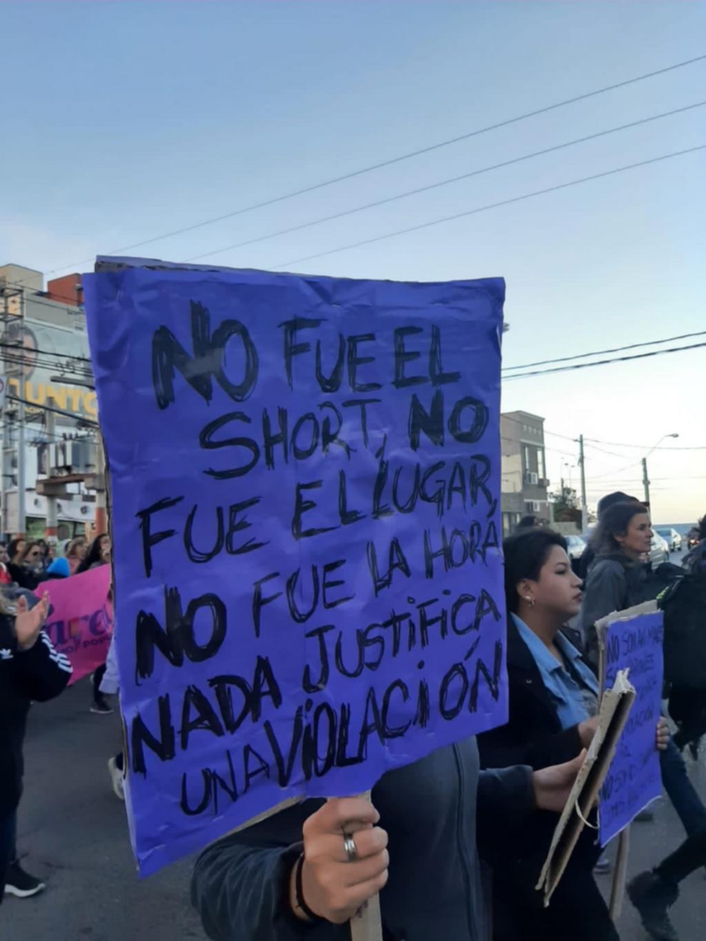 Liberaron a los tres acusados por violar a una joven