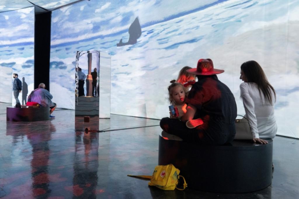 La experiencia de “navegar” por la obra de Monet