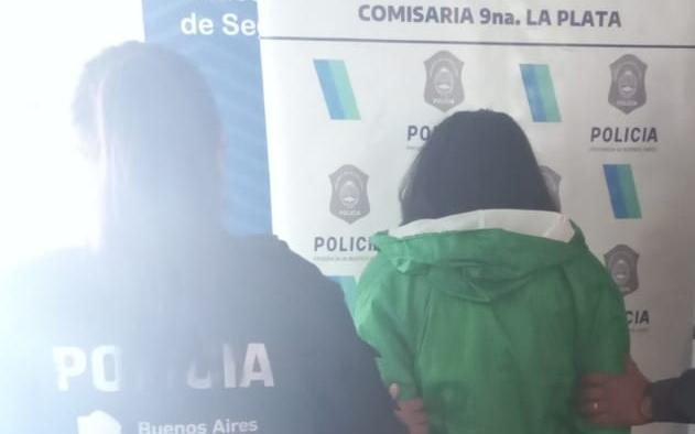 Participó de una pelea en la vía pública y era buscada por la Justicia: detenida