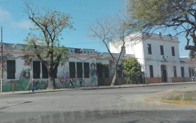 Aseguran que en una primaria de La Plata apenas tuvieron un día de clases por la falta de maestros
