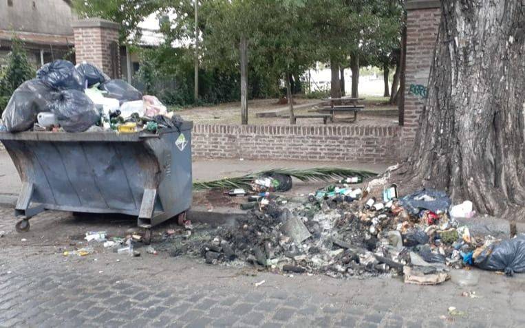 La Vieja Estación, más olvidada que nunca: falta de limpieza y destrozos en el barrio