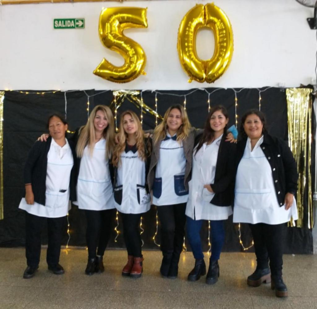 La Escuela 80 celebró sus 50 años de creación con un emotivo acto