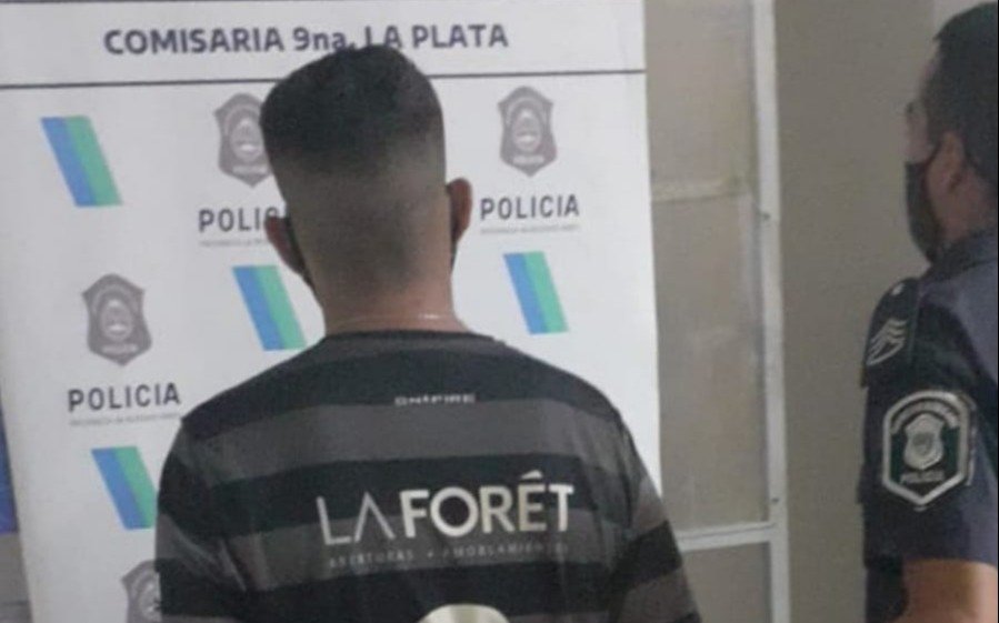 Por una lata de cerveza golpeó al mozo y lo metieron preso