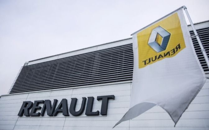 Renault suspende la producción automotriz en Rusia