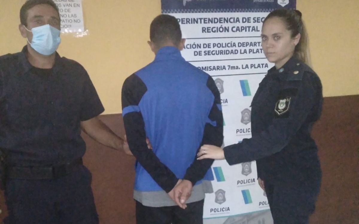 Adulteraba patentes y le secuestraron autos, camionetas y motos robados en La Plata
