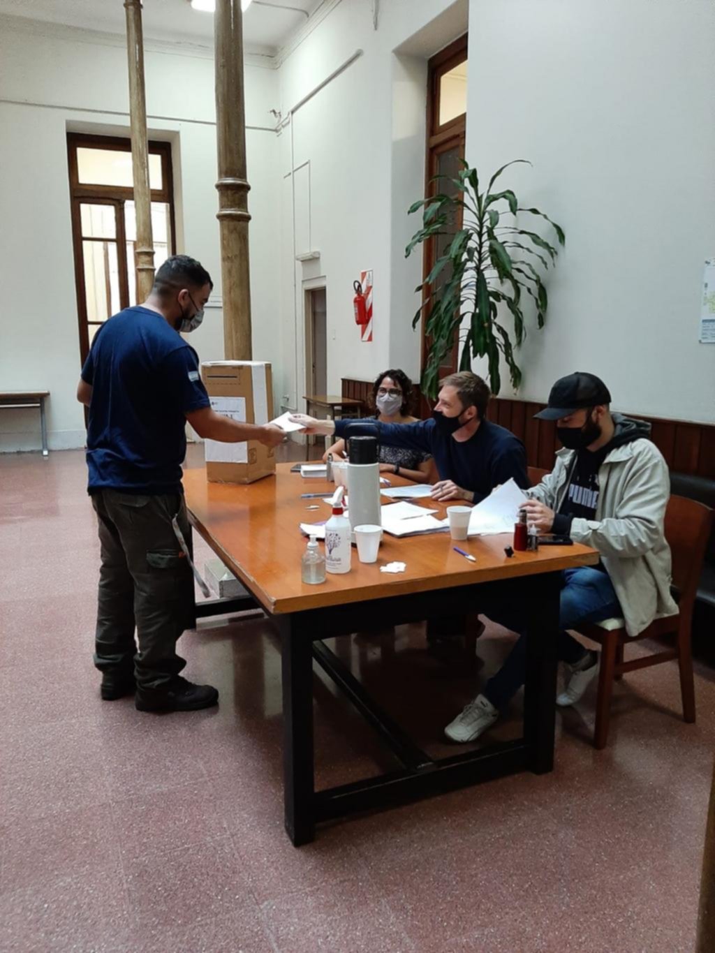 Con mayoría de listas únicas, cerró la votación de no docentes en la UNLP