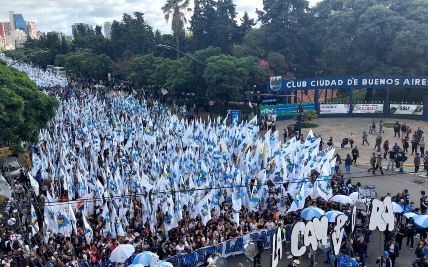 La interna del oficialismo en el Día de la Memoria: Alberto F. habló de "unidad" y Máximo lideró la marcha de La Cámpora