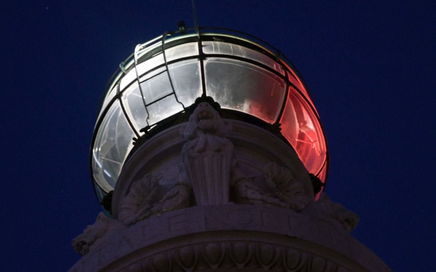 Roma dice “Nunca Más”: faro de Gianicolo se enciende para recordar a los desaparecidos argentinos