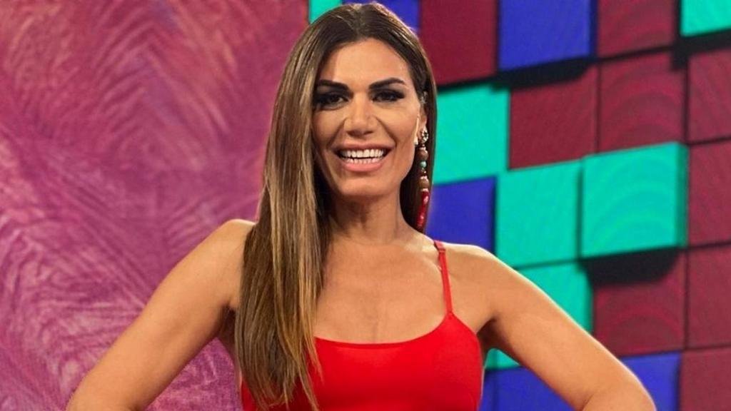 Flor de la V anunció que termina “La noche de la V”