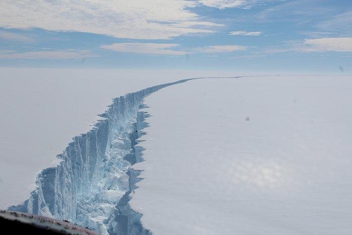 Del tamaño de Roma: una plataforma de hielo se desprendió de la Antártida