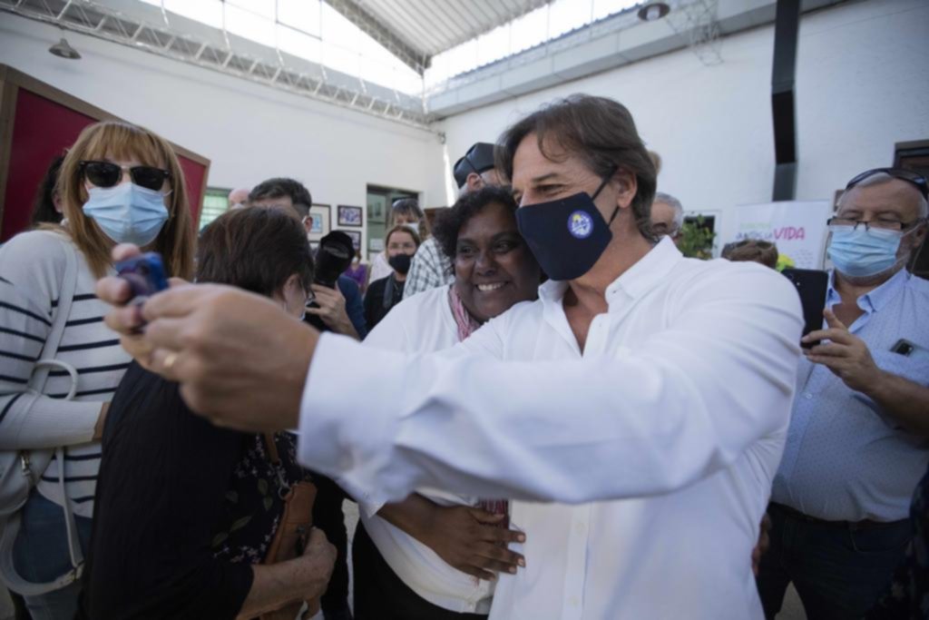 Lacalle Pou se impuso en un referéndum clave