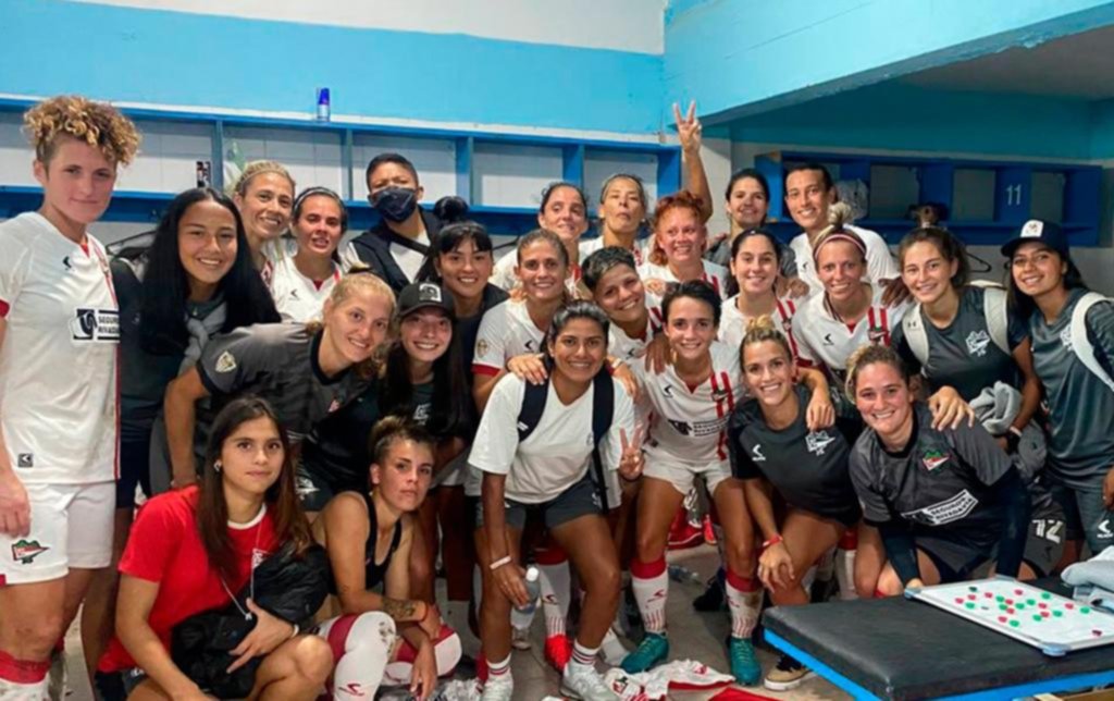 Festejo Pincha en Berisso en un clásico de fútbol femenino