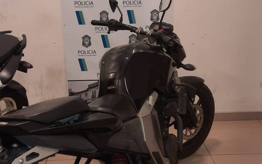 Dos menores robaron una moto de alta cilindrada, la abandonaron y fueron detenidos