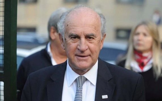 Entre las críticas de la oposición, el kirchnerismo busca avanzar con el gravamen a bienes en el exterior no declarados