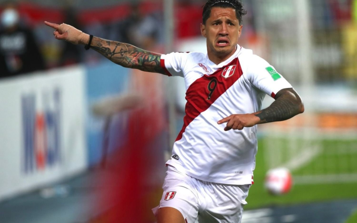 Perú ganó 2 a 0, clasificó al repechaje y dejó sin Mundial a Chile y Colombia