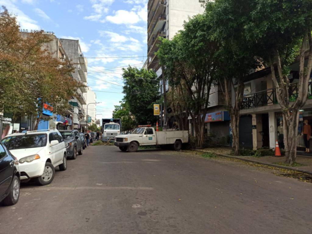 Poda a media mañana en el Microcentro y caos de tránsito