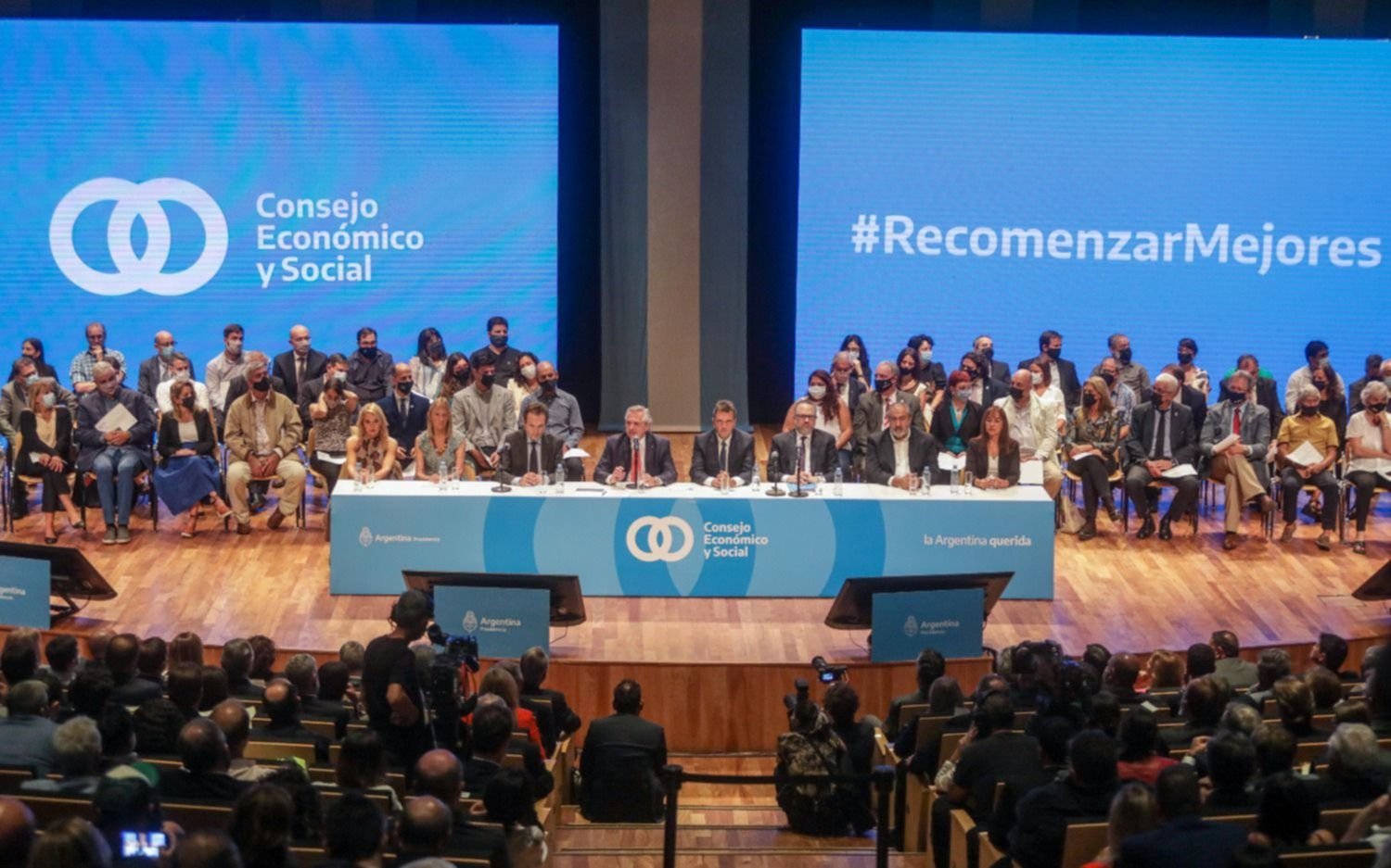 ¿Bono para trabajadores y jubilados? Lo evalúa el Gobierno por la suba de precios