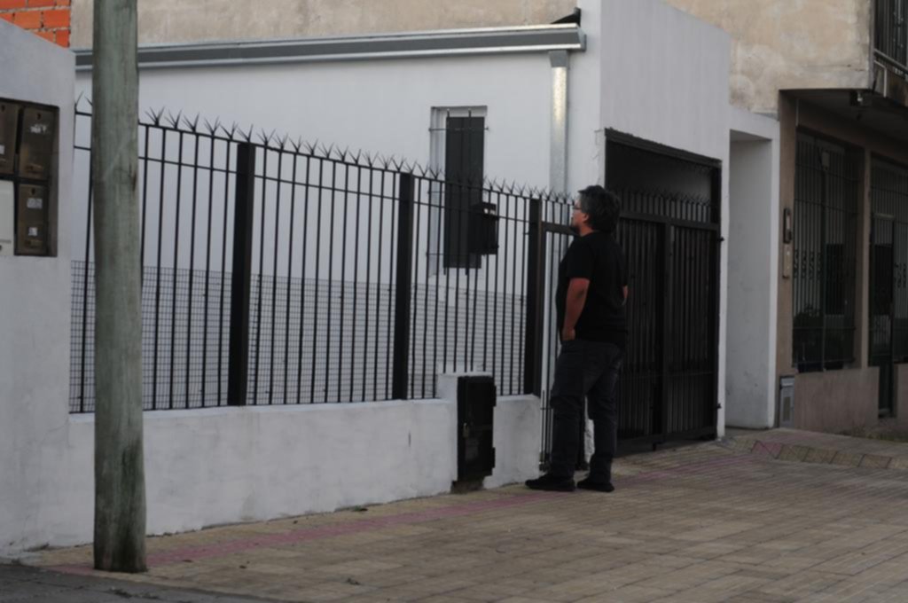 Lo encañonan y huyen con 3 mil dólares en Villa Elvira