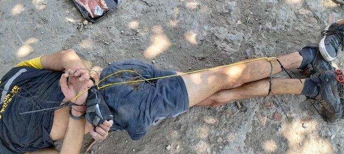 Un delincuente terminó “atado como matambre”