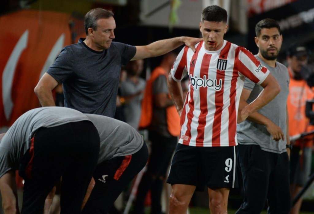 Afuera Carrillo por lesión: ¿quién lo debe reemplazar?