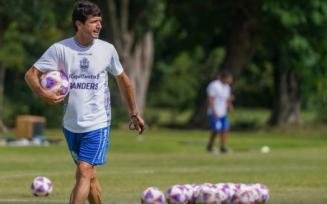 Chirola busca más equilibrio y juego en el ataque del equipo