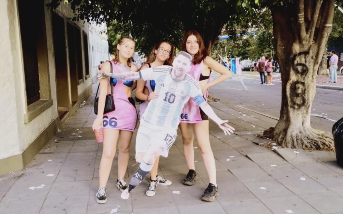 Continúan los festejos por el UPD en los colegios secundarios