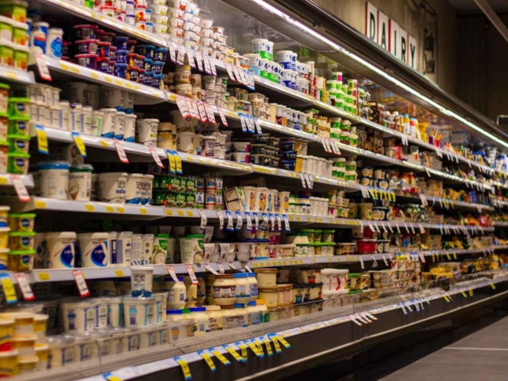 Las consultoras proyectan más inflación y suba fuerte del dólar