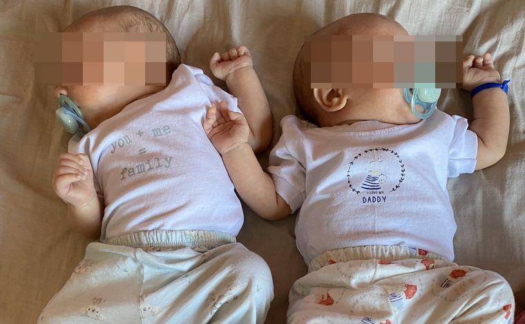 Gemelos idénticos: no los reconoce ni la madre