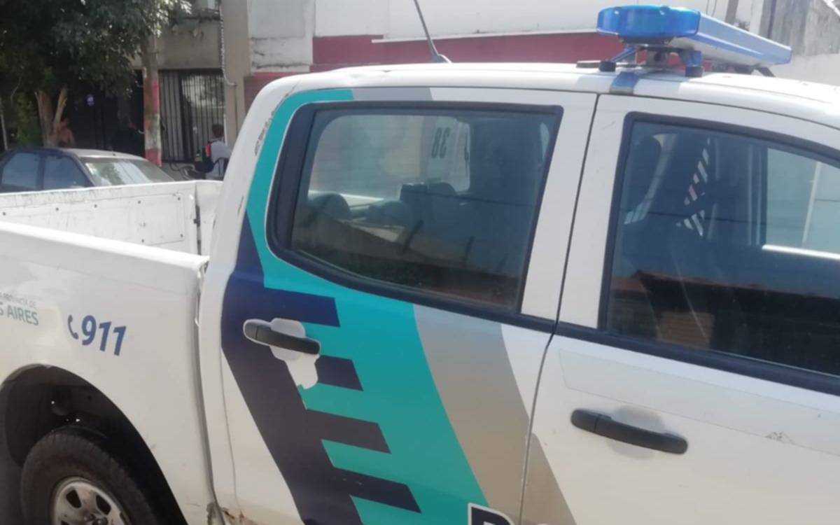 Hallan muerto a un joven policía en su casa de La Plata: tenía un disparo en la cabeza