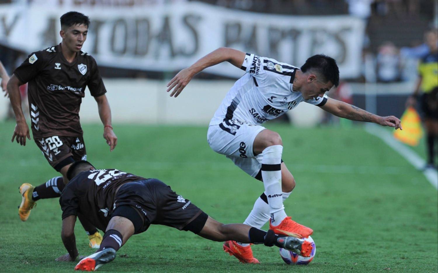Platense empató con Central Córdoba y extiende su sequía en Vicente López