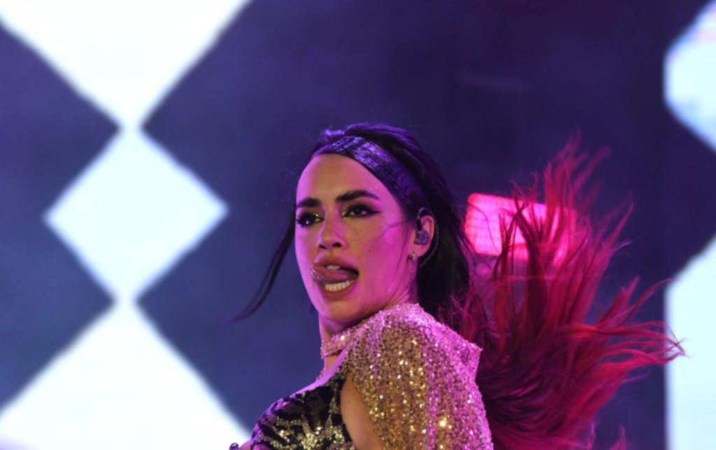 Pasión de multitudes: Lali prendió fuego la noche en el primer lleno de una mujer en Vélez