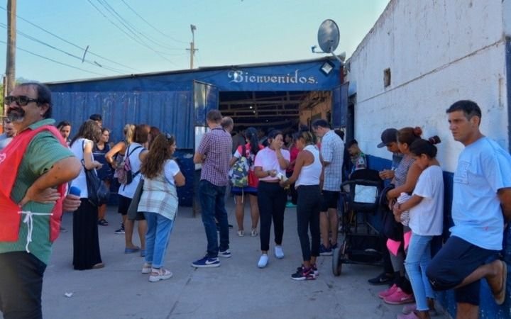 Dolor en la despedida al nene asesinado en Rosario: evolucionan los otros 3 baleados