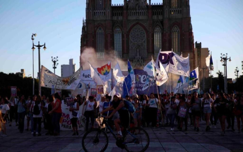 Las empleadas estatales bonaerenses tendrán mañana falta justificada por el 8M