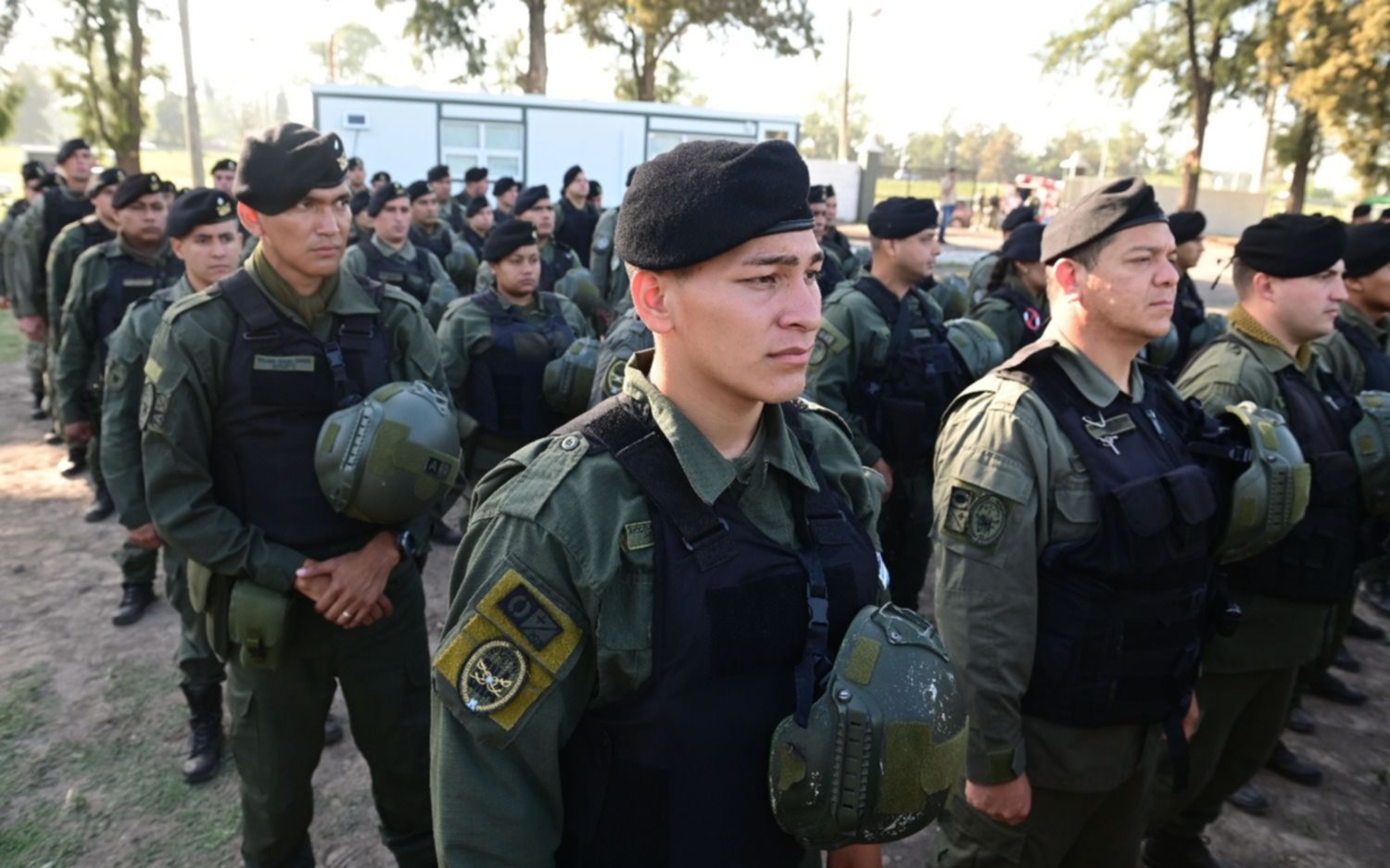 El Ejército y más efectivos para Rosario, y denuncian "complicidad policial" con narcos