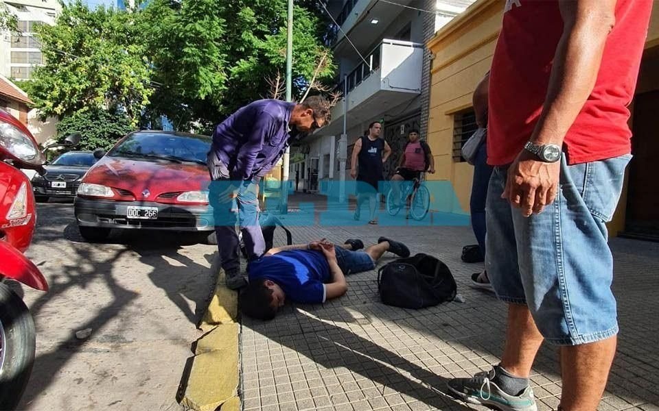 La Plata: vecinos hicieron justicia por mano propia y capturaron a un delincuente
