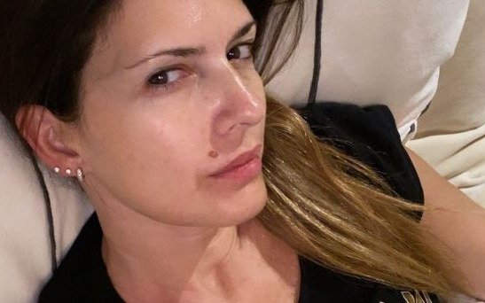 Isabel Macedo fue internada de urgencia después de un accidente en el baño