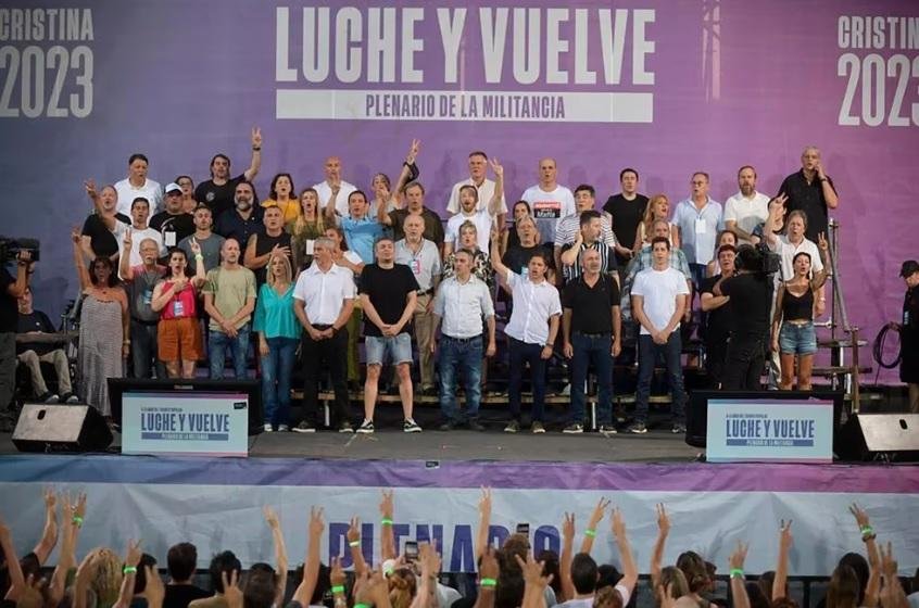 Presión al Presidente: “Algunos quieren ganarle a Cristina”