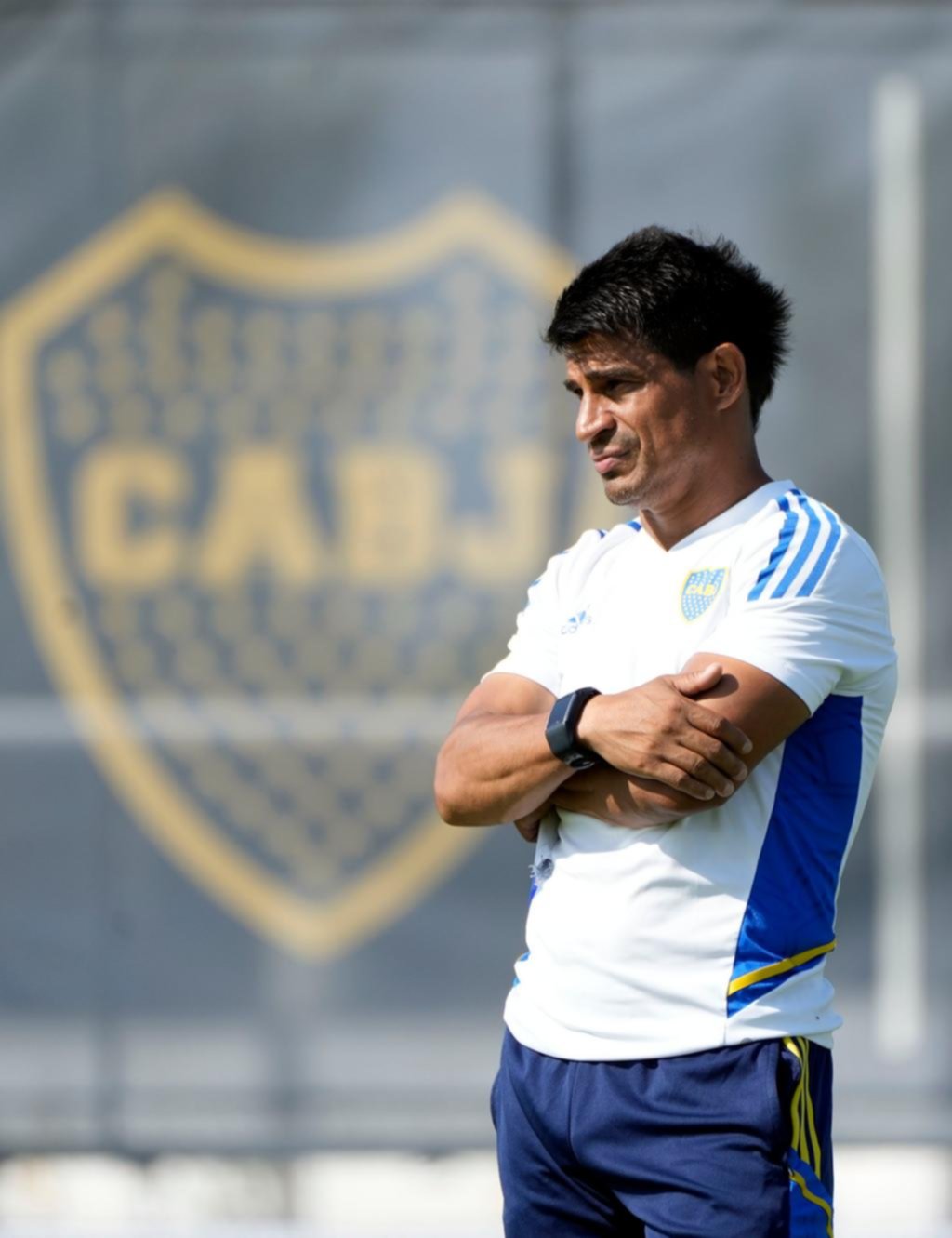 Boca busca profundizar el repunte en su visita a un Banfield que se hunde