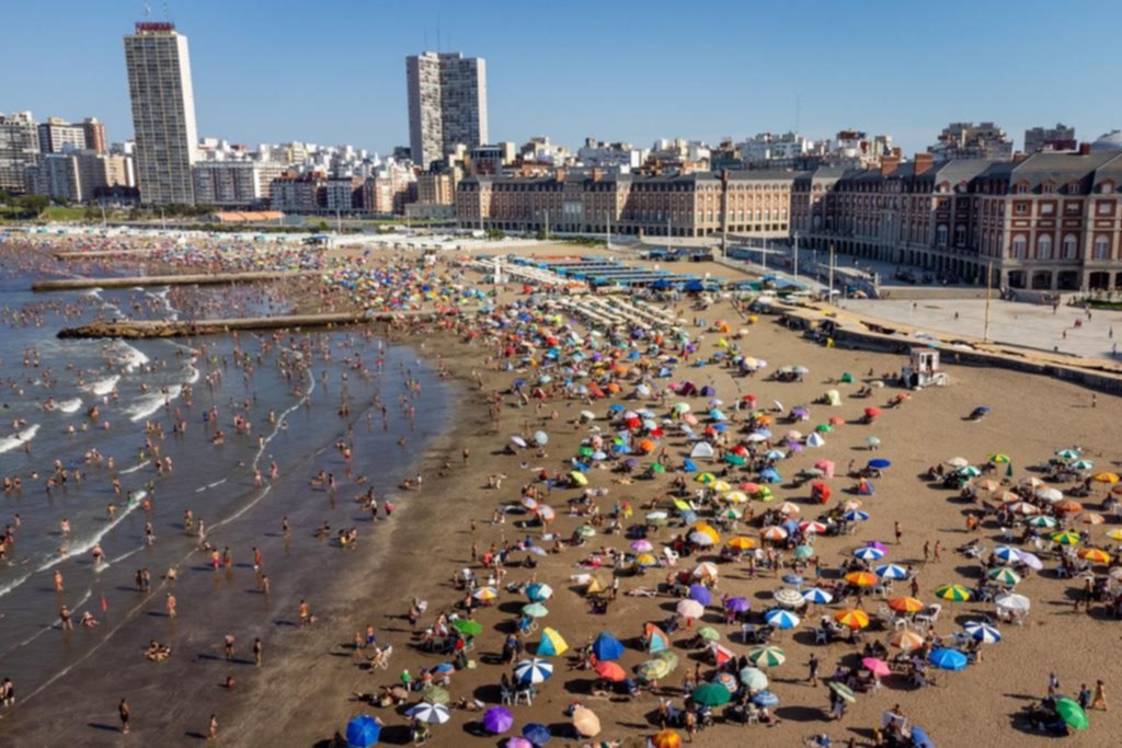 Afortunados los de marzo en Mar del Plata: la sensación térmica llegó a los 41 grados
