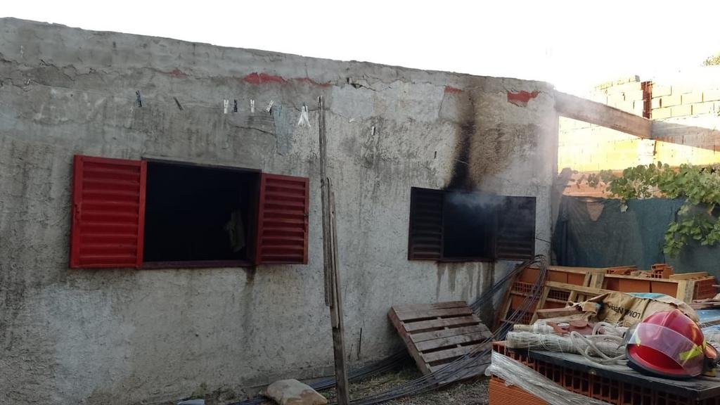 Investigan una muerte en una casa de Romero