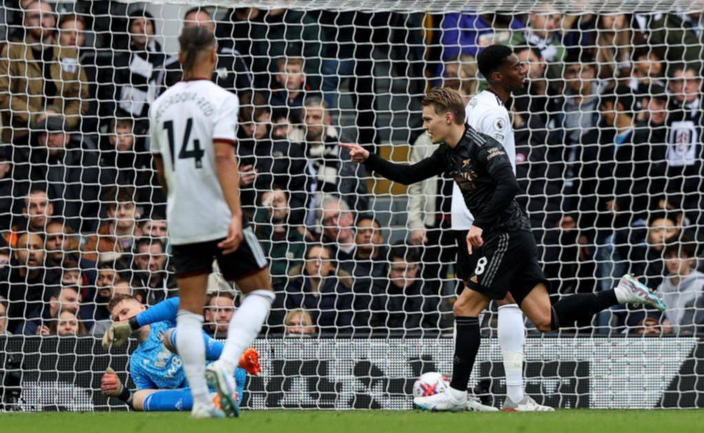 Arsenal no se baja: triunfazo en su visita a Fulham