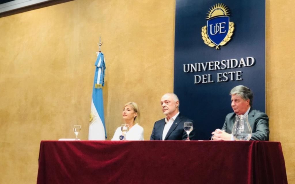 Asumió nuevo decano en la facultad de Derecho y Ciencias Sociales de la Universidad del Este