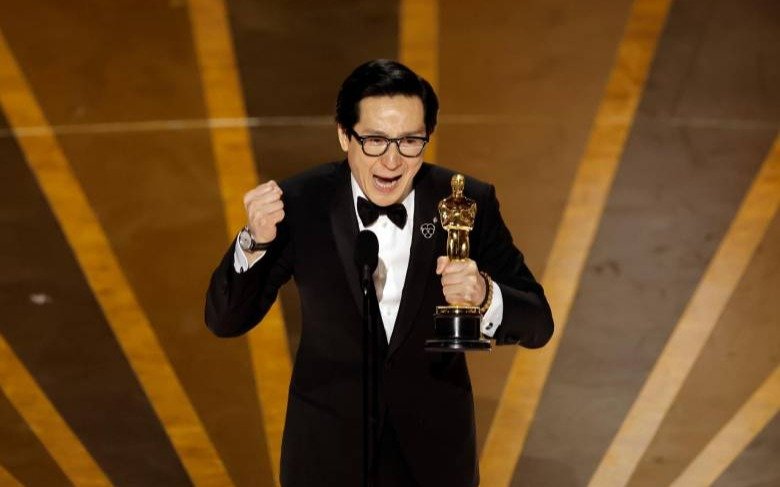 La gran noche de Ke Huy Quan: "Viví un año en un campo de refugiados y ahora gane un Oscar"