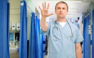 Dr. Martín Cesarini: "Antes bastaba con el cuadro de la enfermera pidiendo silencio. Hoy pedimos que no nos fajen"