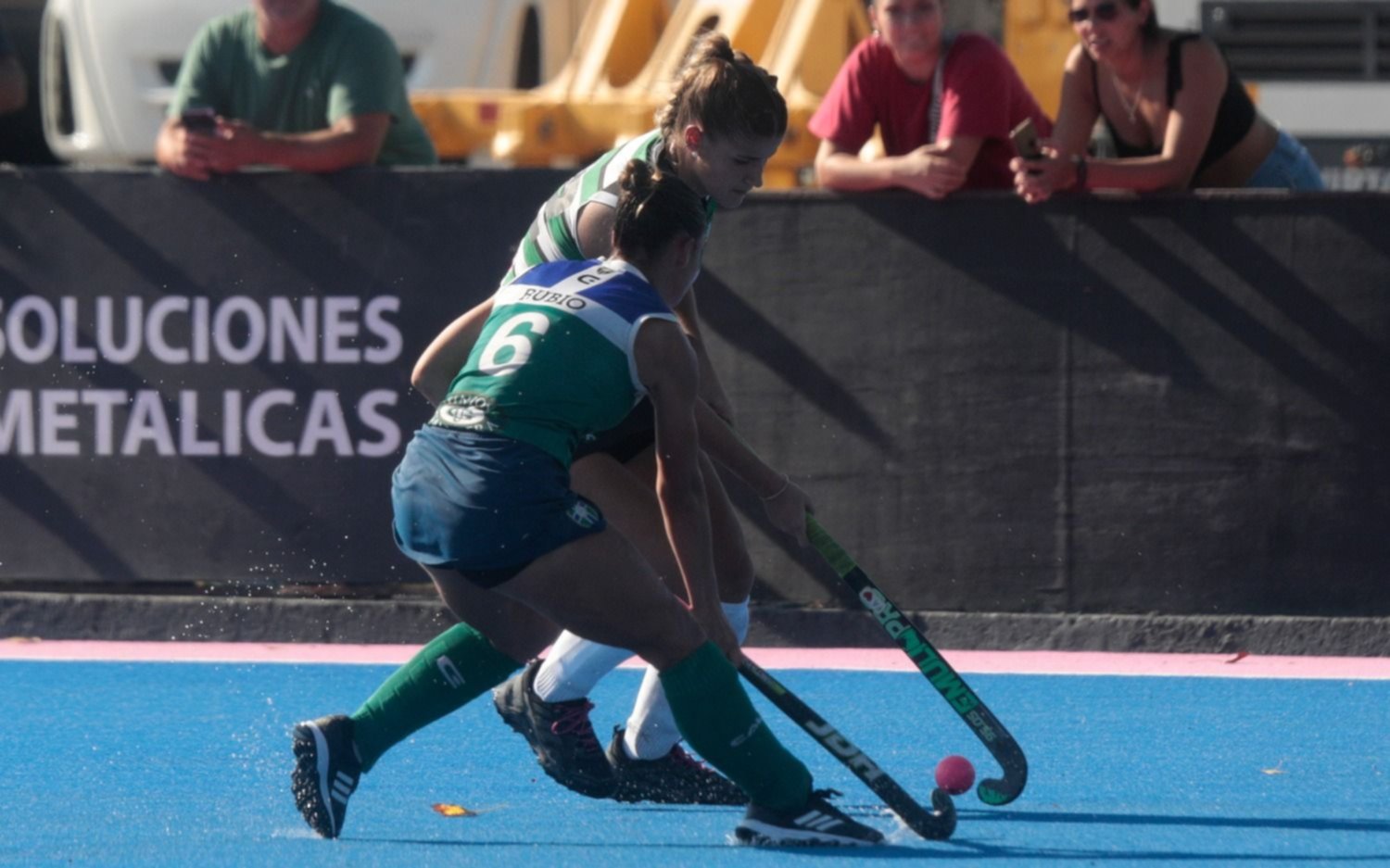 En dos minutos fatales a Santa A le escapó el triunfo, en hockey femenino: 3 a 3