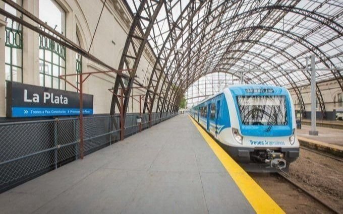 Con demoras y cancelaciones, se puede viajar de La Plata a CABA en tren con la Línea Roca