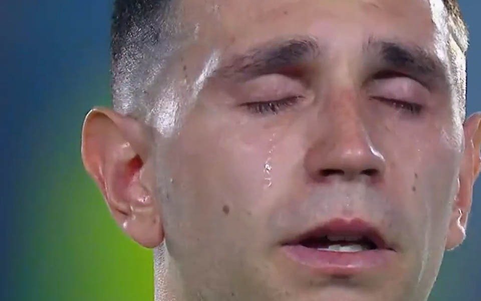 VIDEO. Lágrimas en los jugadores y emoción pura durante el himno