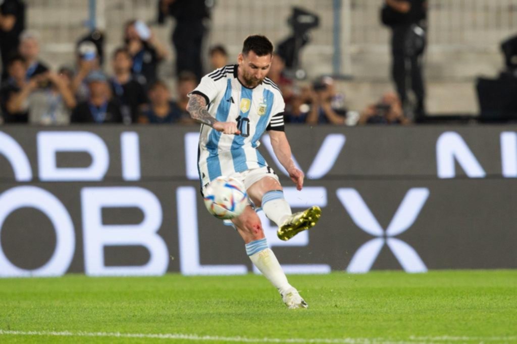 El Monumental ovacionó a Messi, convertido en leyenda, y el crack disfrutó de la fiesta